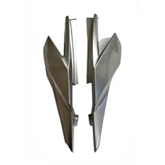 CARENAGEM LATERAL TRASEIRO TITAN160 22-24 PRATA